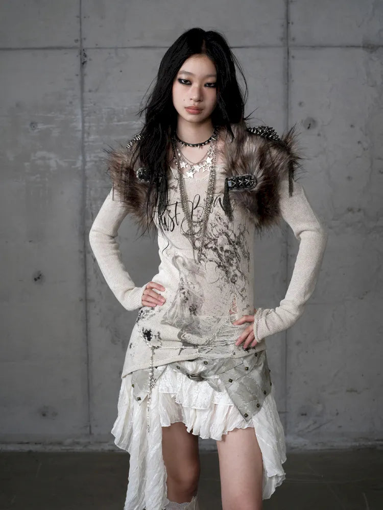 Slim-Fit V-Neck Long-Sleeve Knit Top【s0000013947】