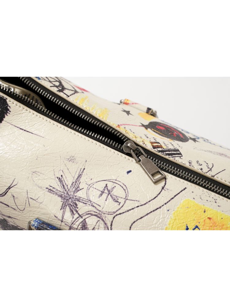 Graffiti art do old recycled material shoulder bag【s0000009564】