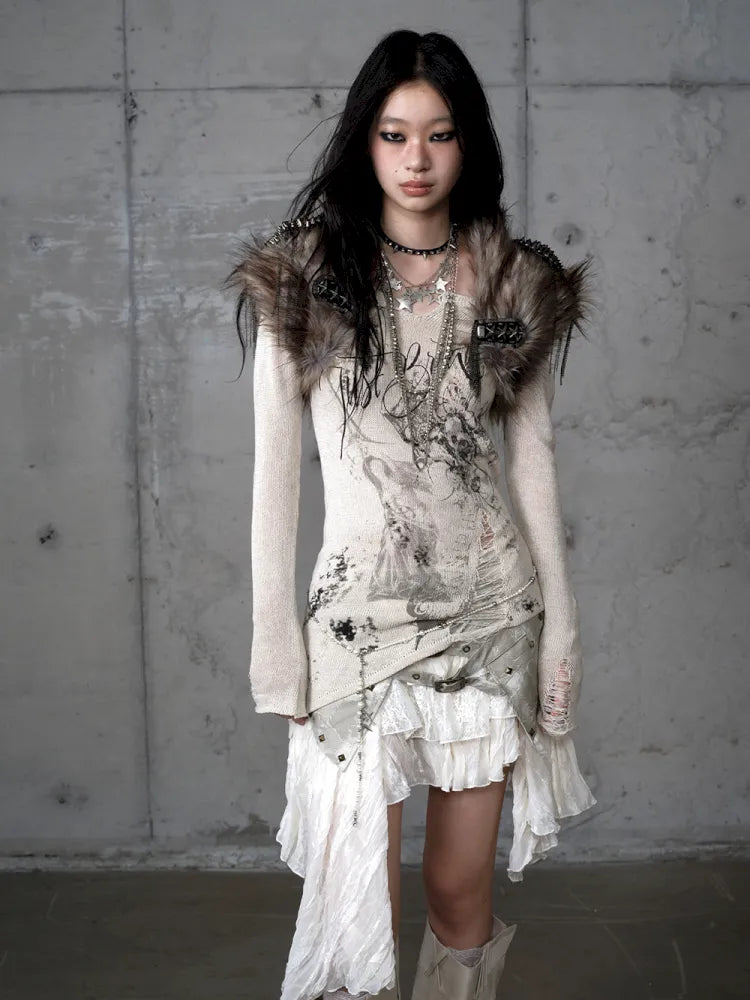 Slim-Fit V-Neck Long-Sleeve Knit Top【s0000013947】