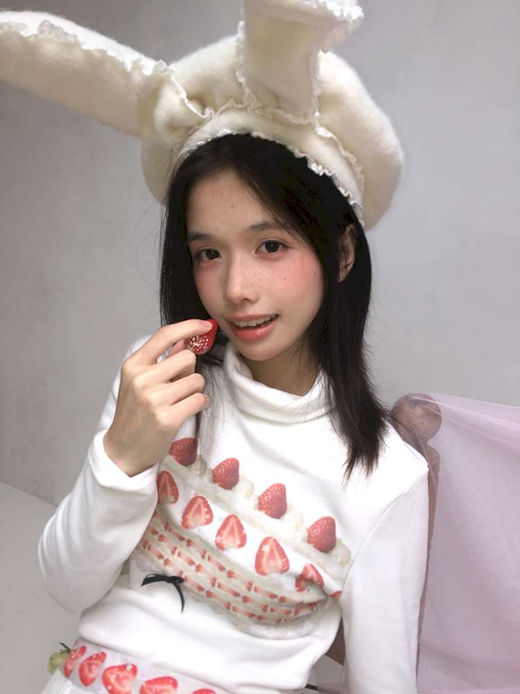 Strawberry Cake Print High-Neck T-Shirt【s0000014530】