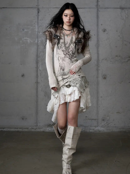 Slim-Fit V-Neck Long-Sleeve Knit Top【s0000013947】