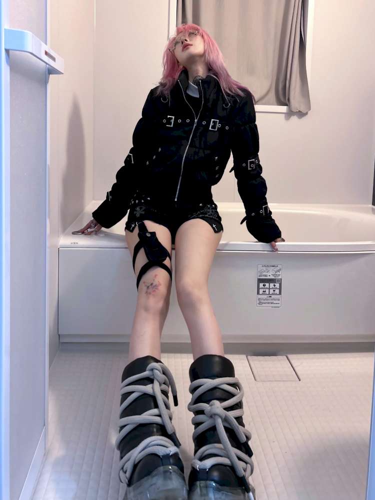 Detachable Hat Black Pink Two Tone Suit【s0000014679】