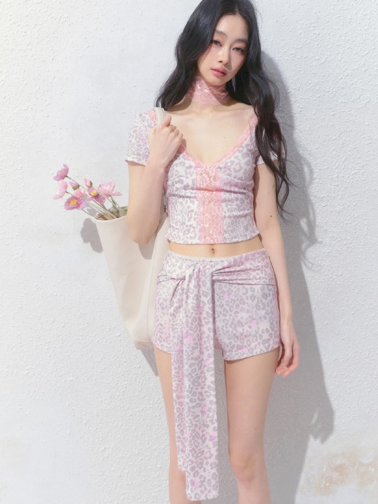 Deep V-neck short t-shirt【s0000012152】