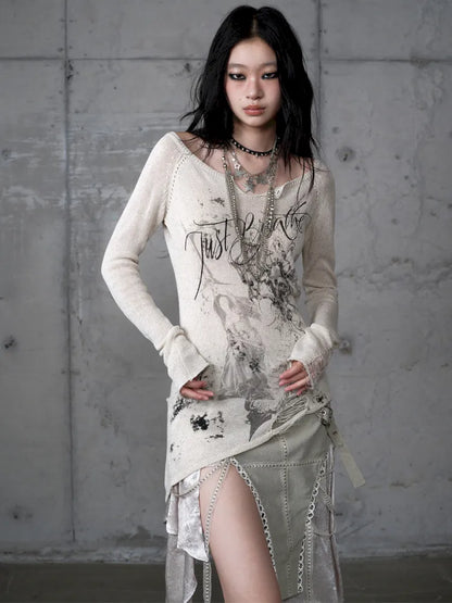 Slim-Fit V-Neck Long-Sleeve Knit Top【s0000013947】