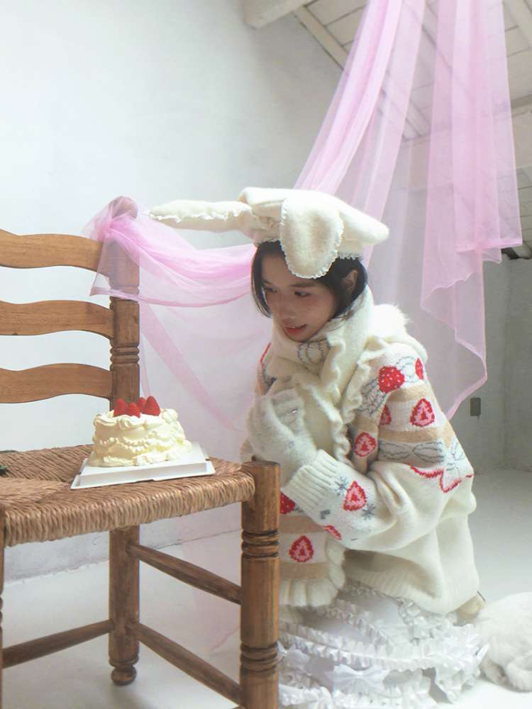 Cream Strawberry Cake Jacquard Scarf【s0000014526】