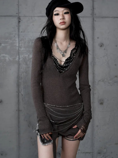 Slim-Fit V-Neck Long-Sleeve Knit Top【s0000013947】