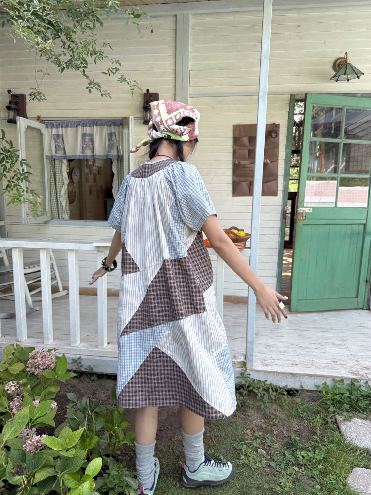 Loose-fitting short-sleeved dress【s0000012770】