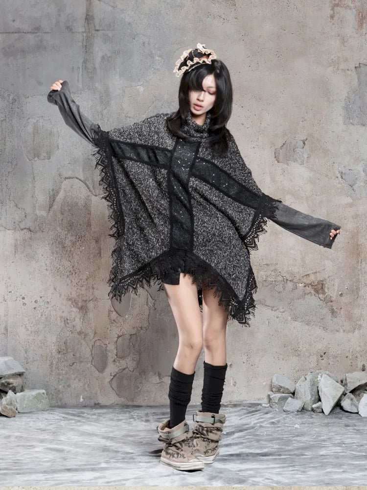 Asymmetrical fringe detailing on a niche knit top【s0000014136】