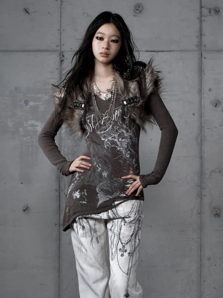 Slim-Fit V-Neck Long-Sleeve Knit Top【s0000013947】