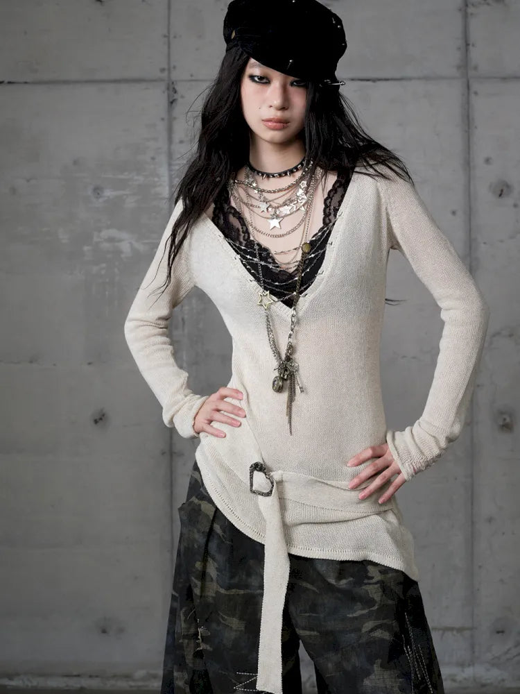 Slim-Fit V-Neck Long-Sleeve Knit Top【s0000013947】