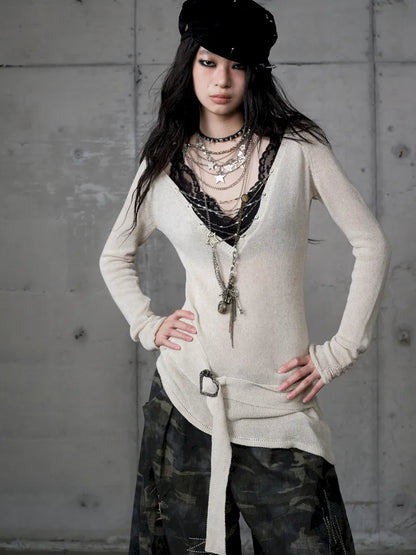 Slim-Fit V-Neck Long-Sleeve Knit Top【s0000013947】