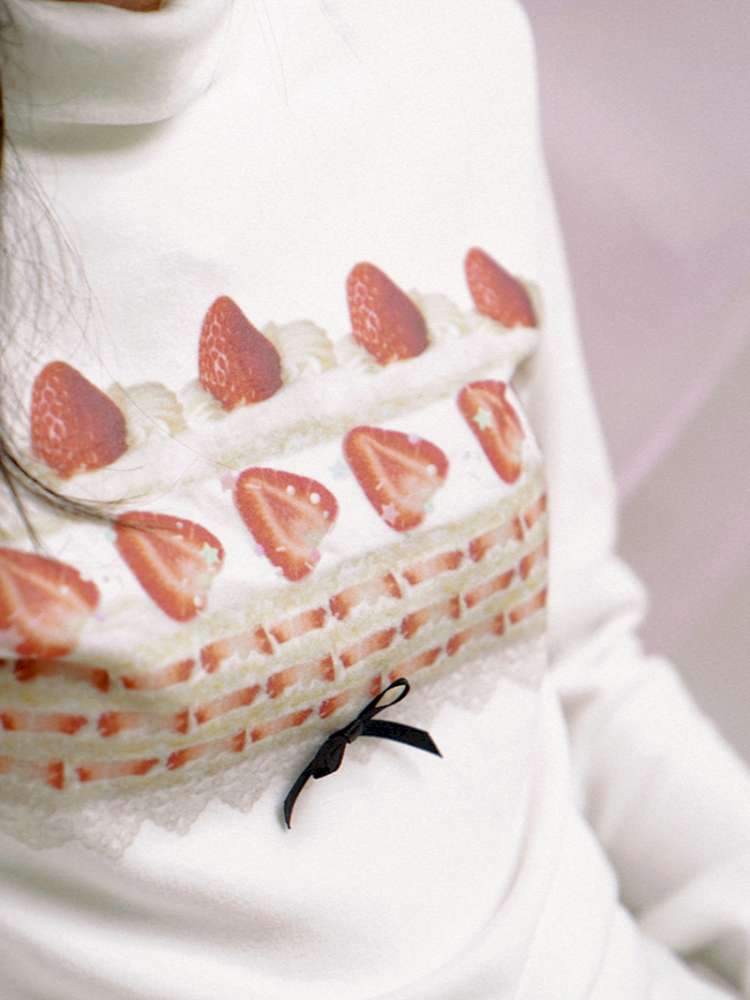 Strawberry Cake Print High-Neck T-Shirt【s0000014530】