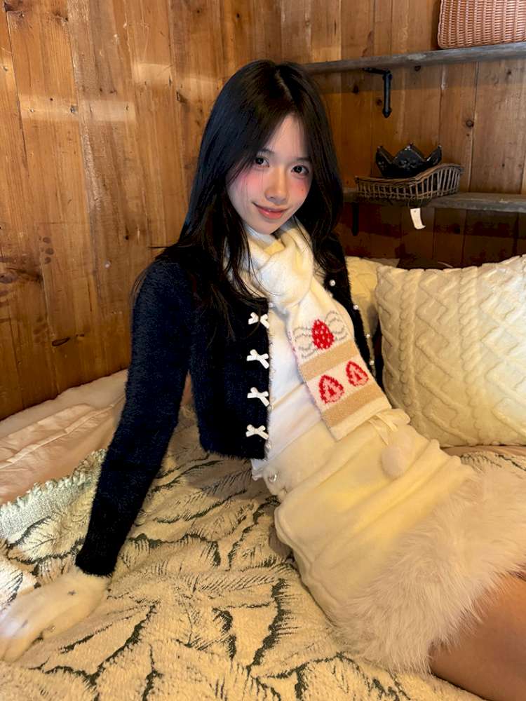 Strawberry Cake Jacquard Knit Scarf【s0000014943】