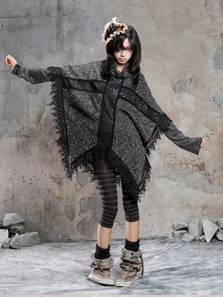 Asymmetrical fringe detailing on a niche knit top【s0000014136】