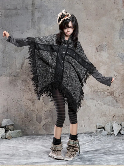 Asymmetrical fringe detailing on a niche knit top【s0000014136】