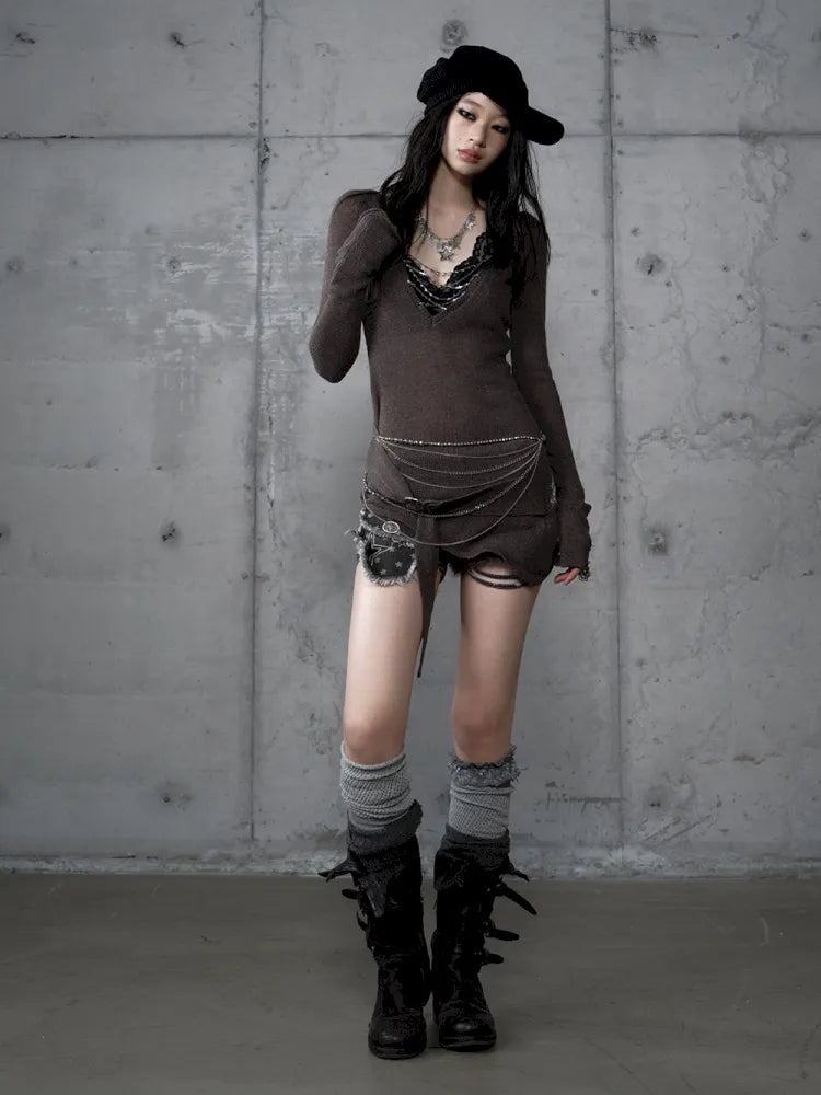 Slim-Fit V-Neck Long-Sleeve Knit Top【s0000013947】