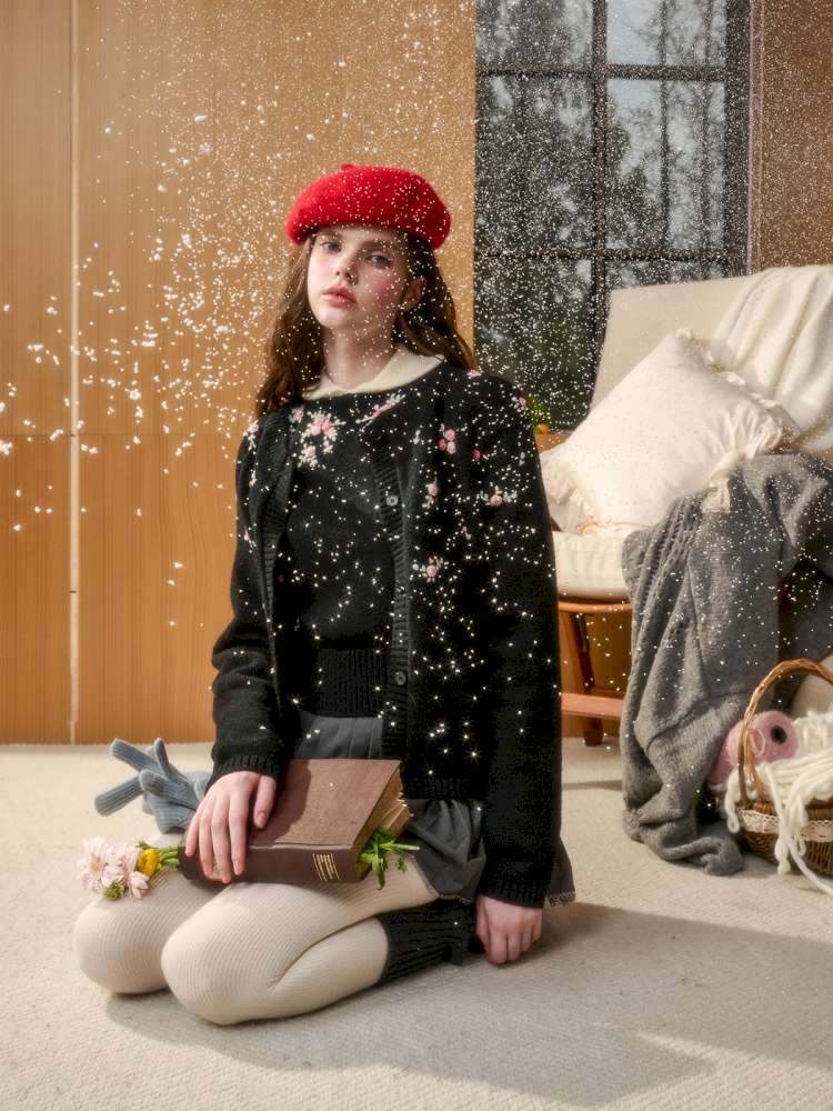 Wool Warm Hand-Embroidered Doll Collar Knit【s0000014893】