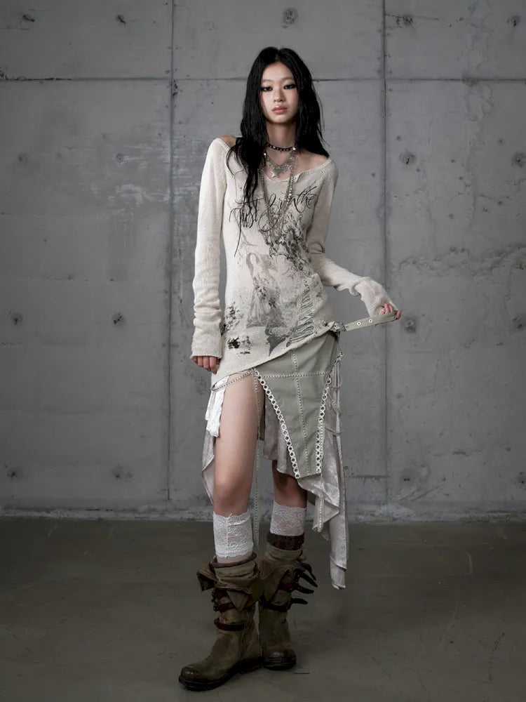 Slim-Fit V-Neck Long-Sleeve Knit Top【s0000013947】