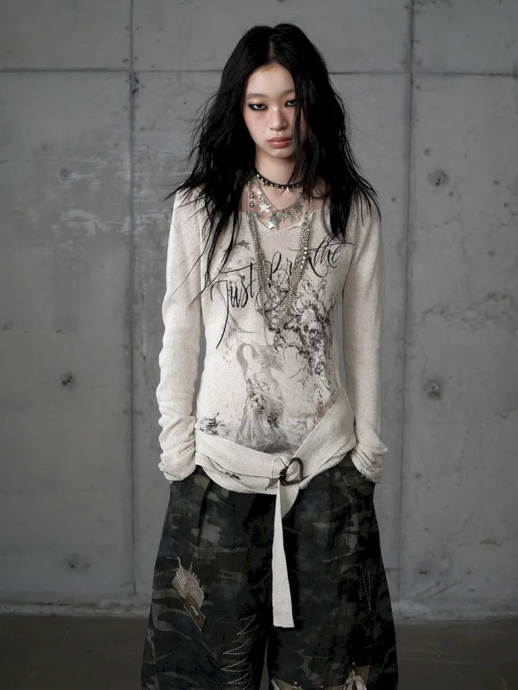 Slim-Fit V-Neck Long-Sleeve Knit Top【s0000013947】