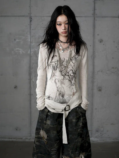 Slim-Fit V-Neck Long-Sleeve Knit Top【s0000013947】