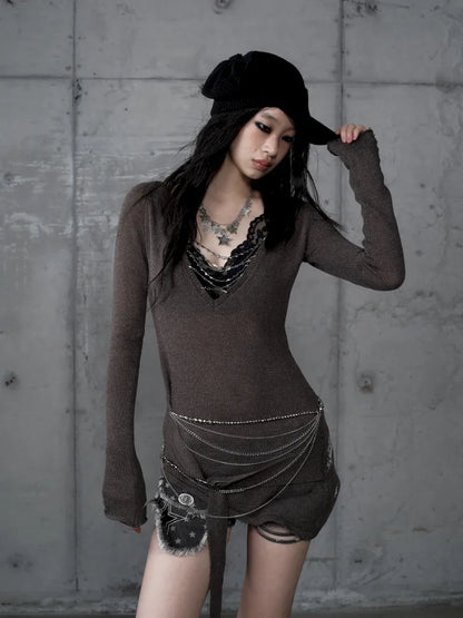 Slim-Fit V-Neck Long-Sleeve Knit Top【s0000013947】