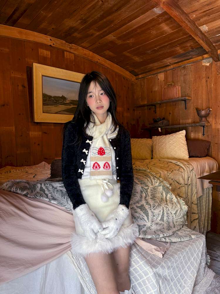 Strawberry Cake Jacquard Knit Scarf【s0000014943】