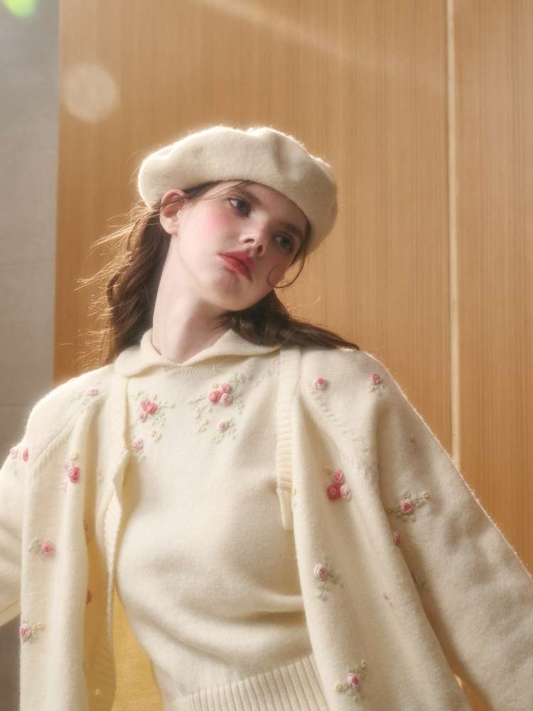 Wool Warm Hand-Embroidered Doll Collar Knit【s0000014893】