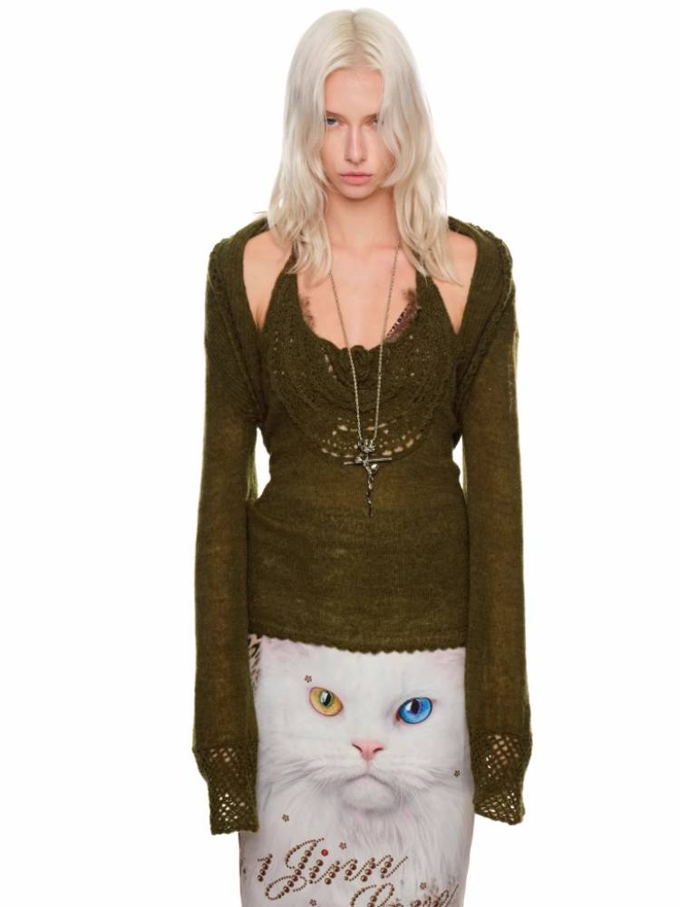 Halter neck vest and loose short cardigan【s0000011398】