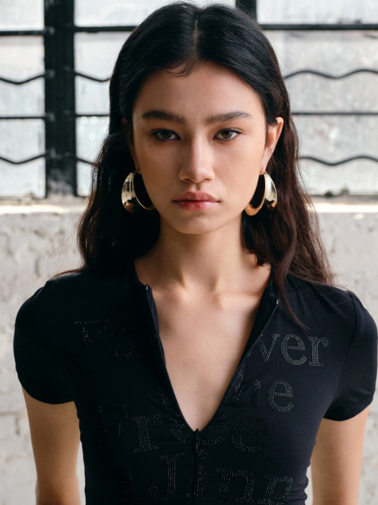 Hot-Fix Letter V-Neck Hidden Zip Slim Cropped T-Shirt【s0000012932】