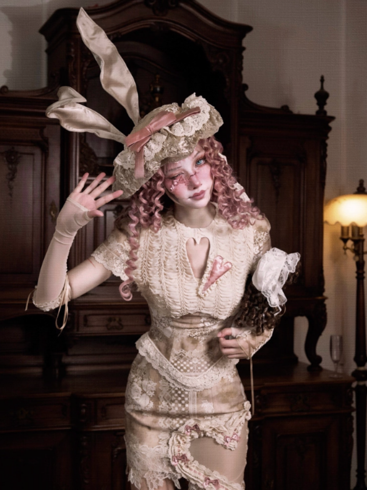 Elegant Vintage Crew Neck Love Cut-Out Lace Short Sleeve Tops【s0000013575】