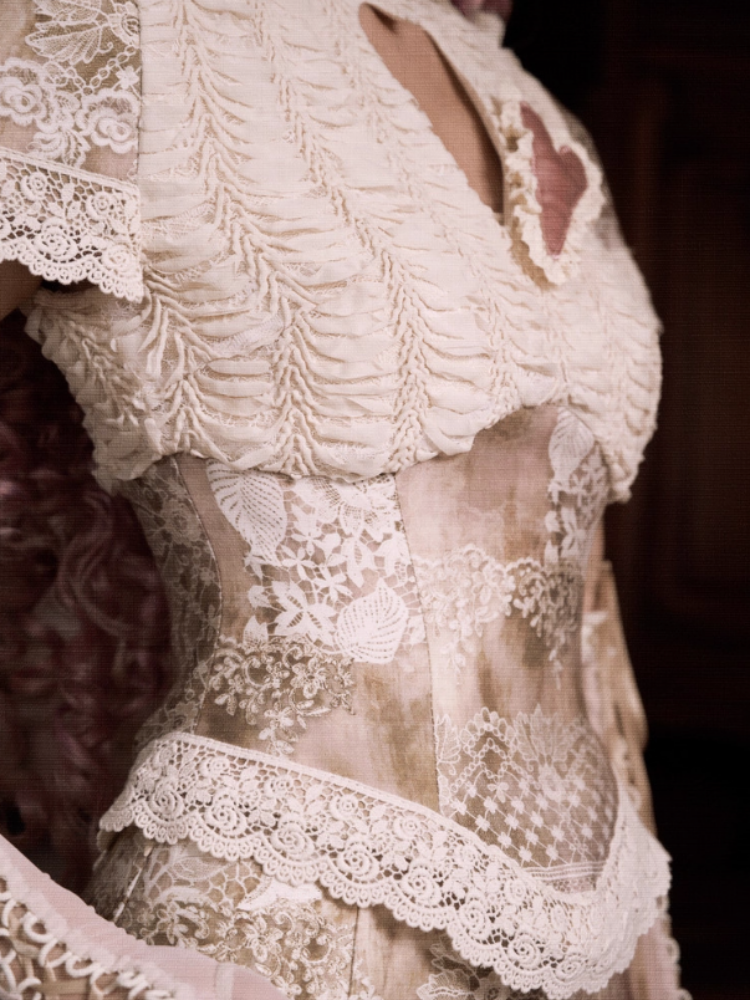 Elegant Vintage Crew Neck Love Cut-Out Lace Short Sleeve Tops【s0000013575】