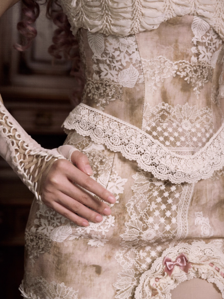 Elegant Vintage Crew Neck Love Cut-Out Lace Short Sleeve Tops【s0000013575】