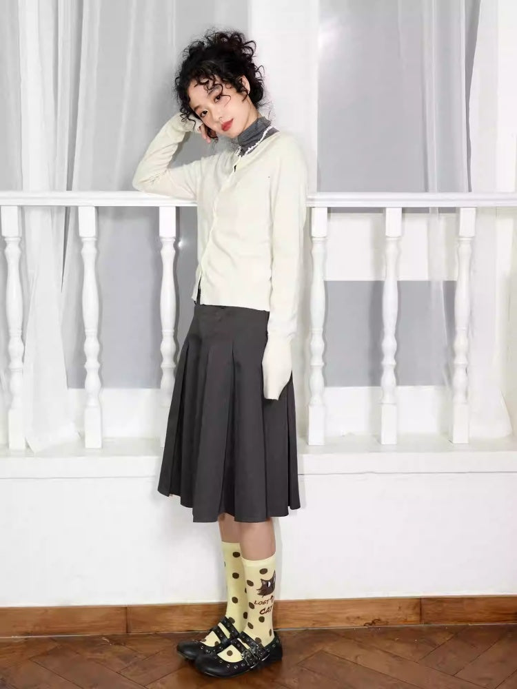 "Cat Hunt" Cute Contrasting Polka Dot Kitten Pattern Warm & Breathable Socks【s0000014274】