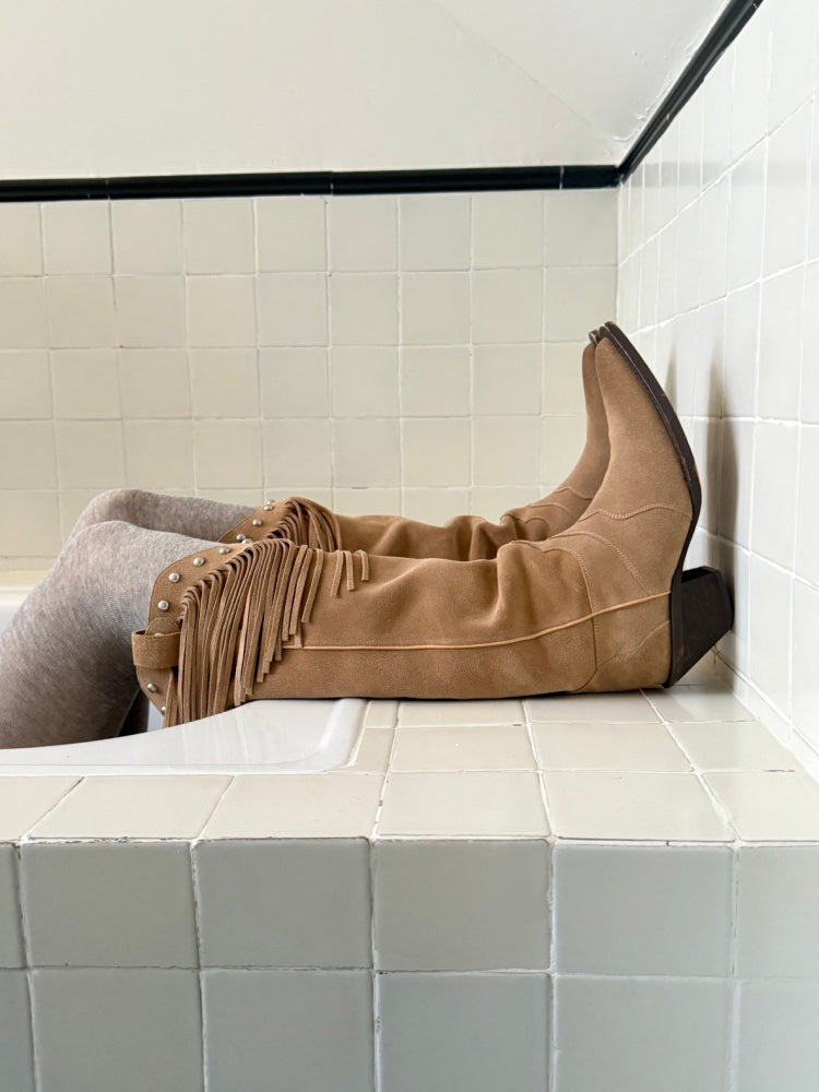 V-Mouth Pointed Toe Suede Cowhide Western Rivet Tassel Mid-Leg Knight Boots【s0000014961】