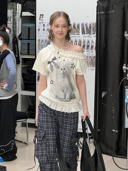 Stardust Cat Print Off-Shoulder Lace Ruffle Hem Short-Sleeved T-Shirt【s0000016343】