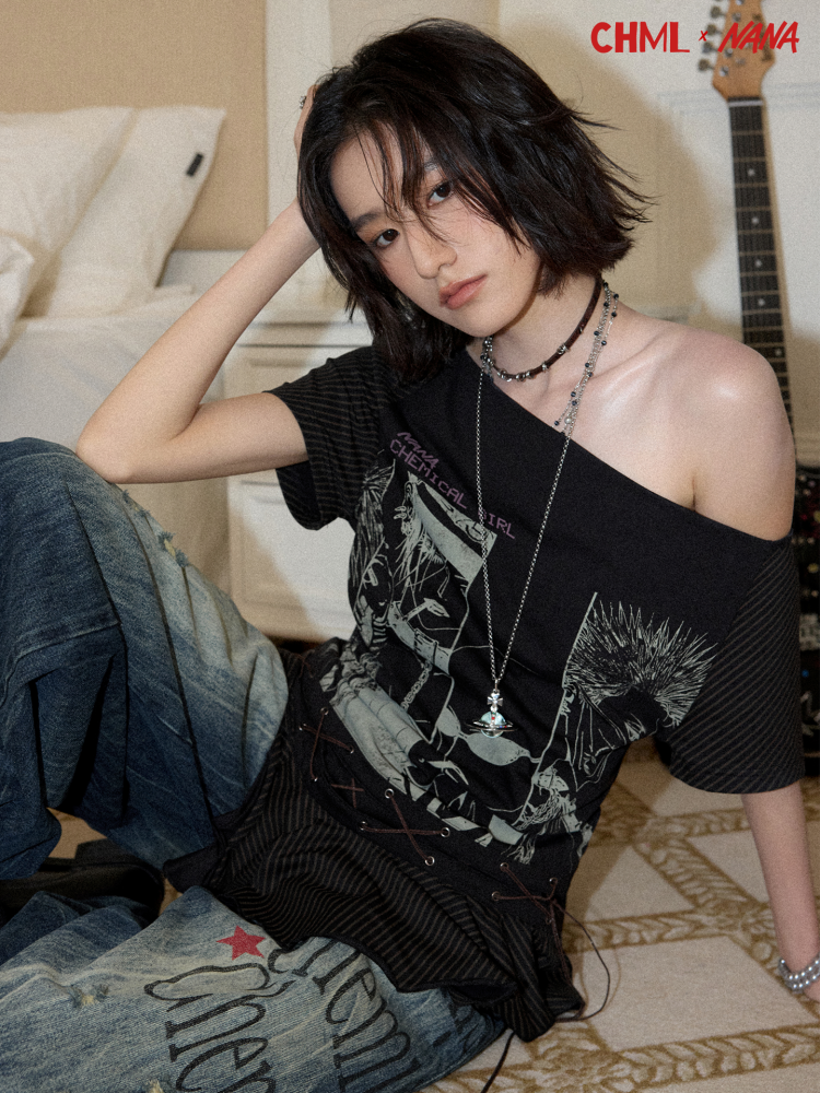 Chemical Girl×NANA Co-Branded Irregular Slanted Shoulder Lace Hem Strap Print T-Shirt【s0000017088】