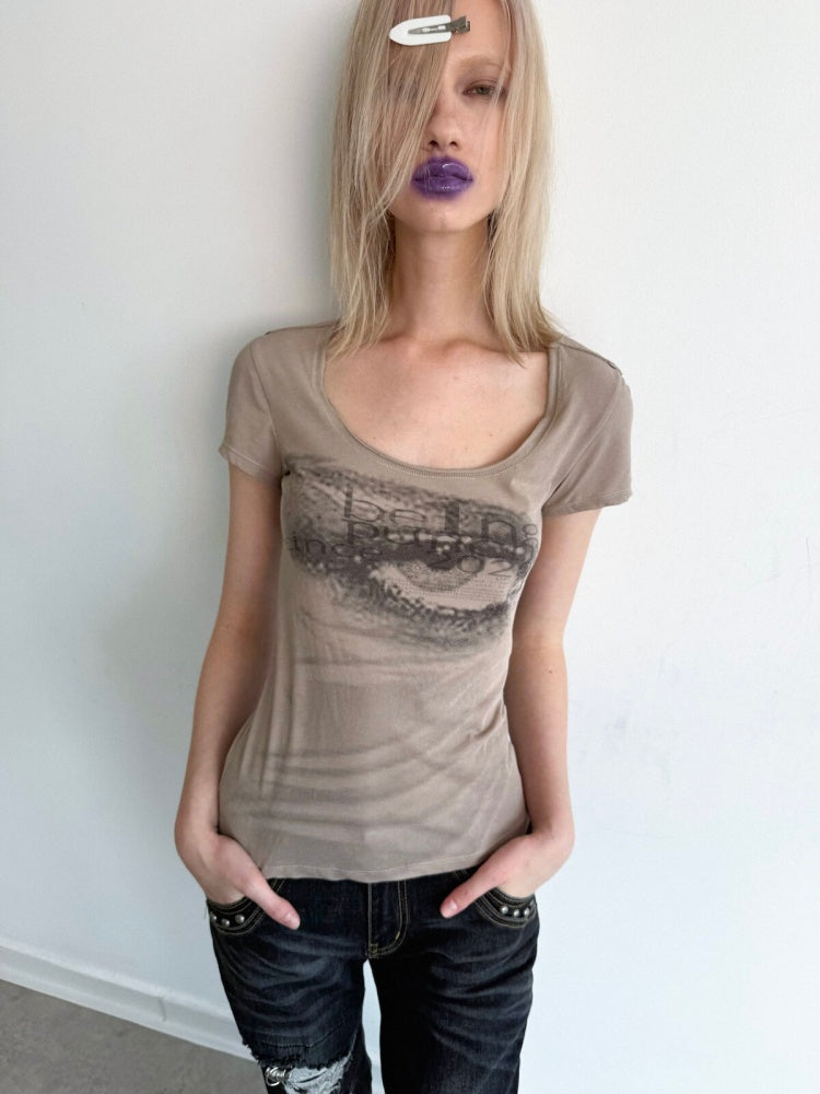 Scoop Neck Millennium Vision Print Slim Fit T-Shirt【s0000017168】