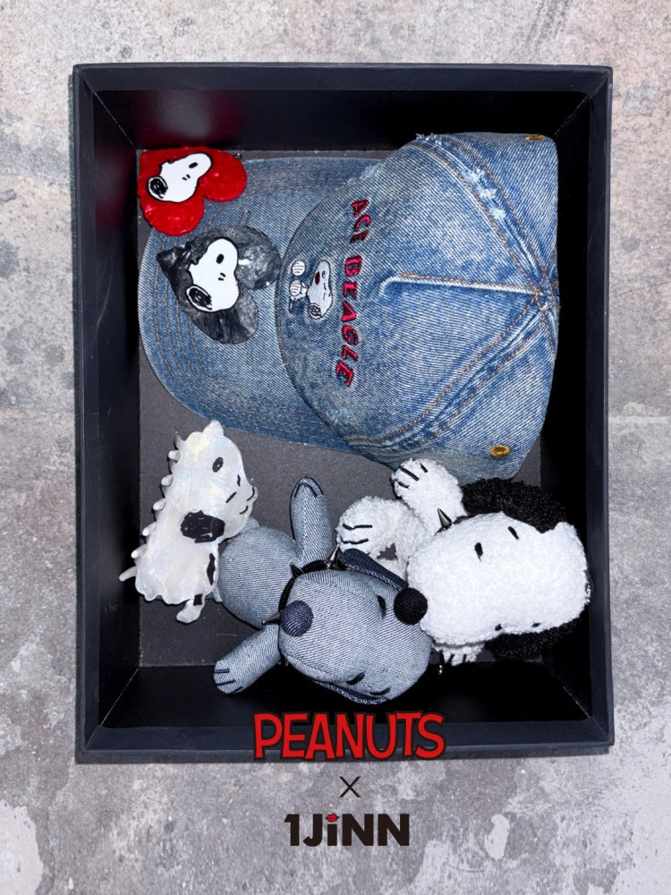 1JINN STUDIO x Snoopy Collaboration Studded Collar Authentic Snoopy Dog Figure Keychain【s0000018117】