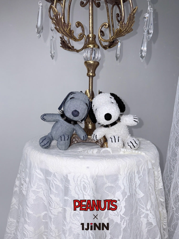 1JINN STUDIO x Snoopy Collaboration Studded Collar Authentic Snoopy Dog Figure Keychain【s0000018117】