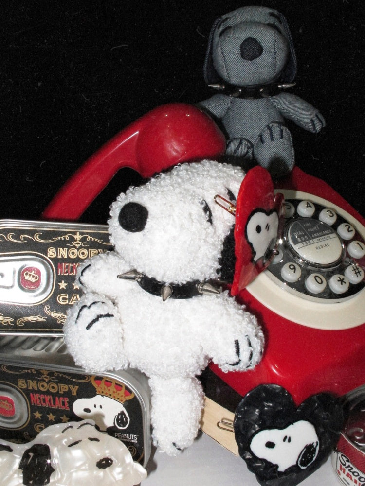 1JINN STUDIO x Snoopy Collaboration Studded Collar Authentic Snoopy Dog Figure Keychain【s0000018117】