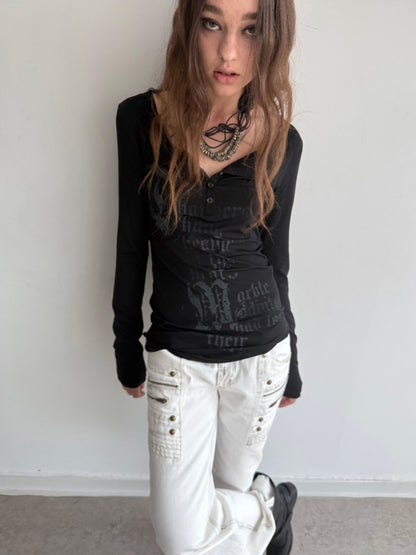 Henley Collar Gothic Print Slim-Fit Basic Long-Sleeve Base Shirt【s0000018383】