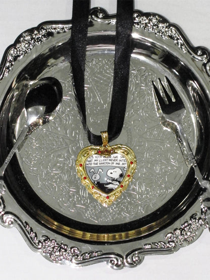 1JINN STUDIO x Snoopy Heart-Shaped Adhesive Photo Frame Metal Necklace【s0000018637】
