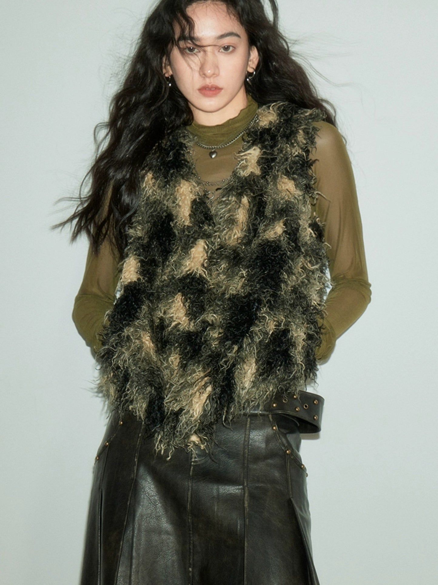 Plush V-neck Fake Fur Vest【s0000004242】